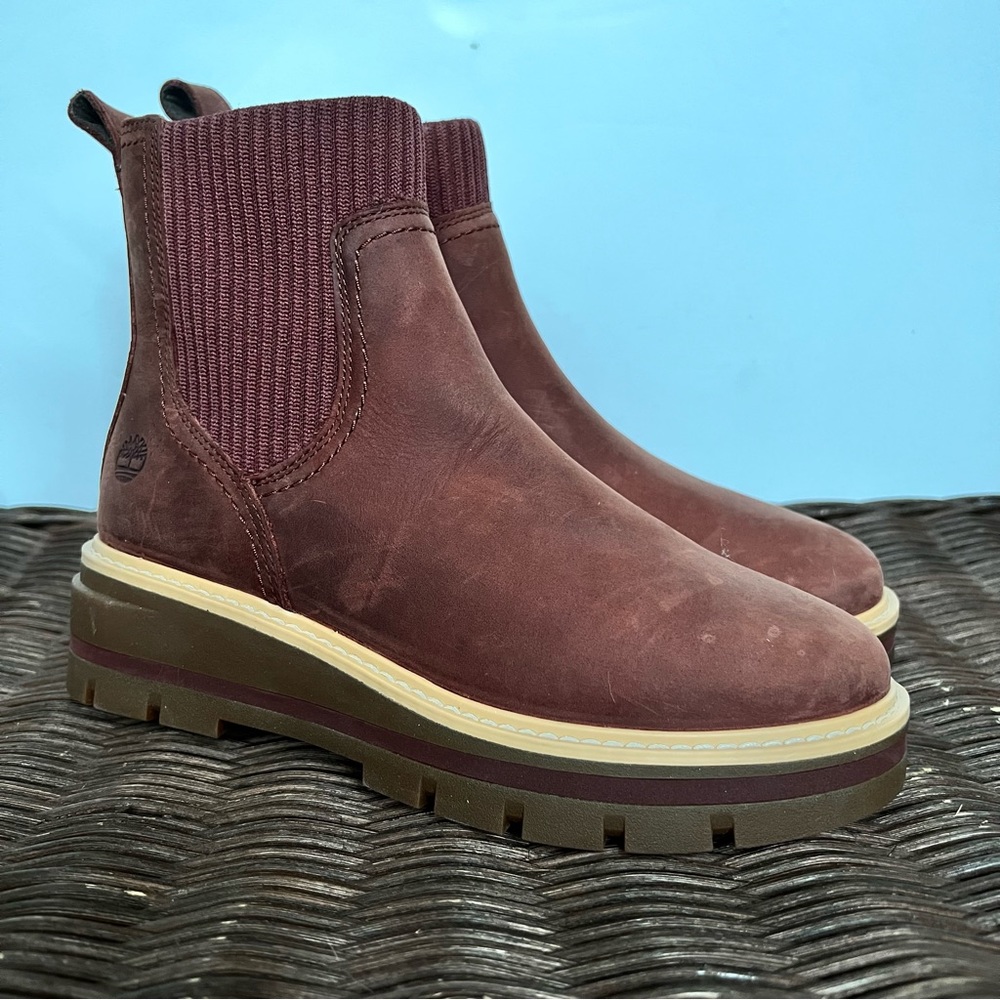 Timberland Women's Cervinia Valley Chelsea Boot, 6